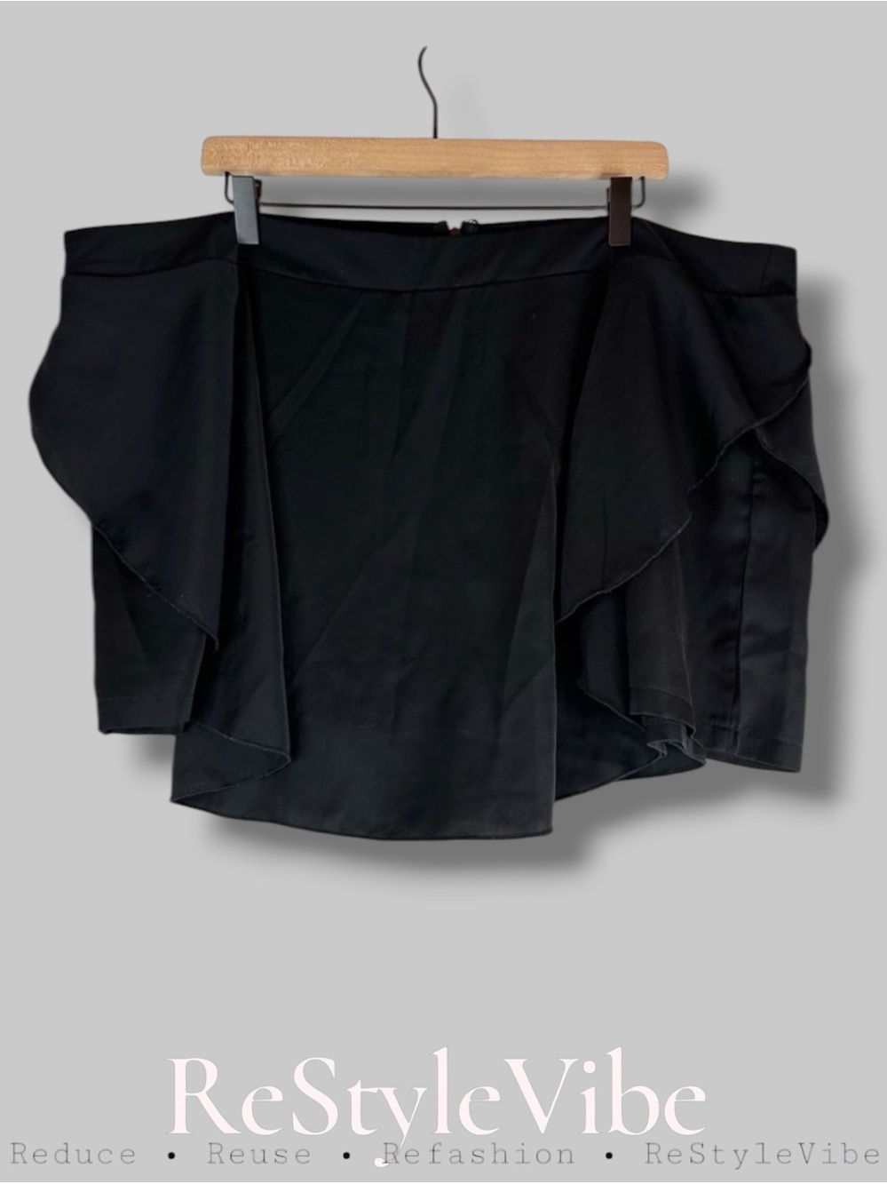 SHEIN CURVE Women’s Size 4XL 4X Skort Skater Style Mini Length